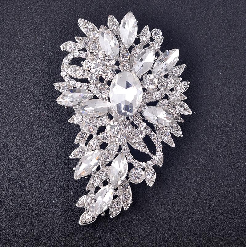 SKEDS Women Girls Luxury Rhinestone Large Size Pin Exquisite Fully Crystals Creative Women s Badges Banquet Brooch Jewelry
SKEDS Women Girls Luxury Rhinestone Large Size Pin Exquisite Fully Crystals Creative Women s Badges Banquet Brooch Jewelry