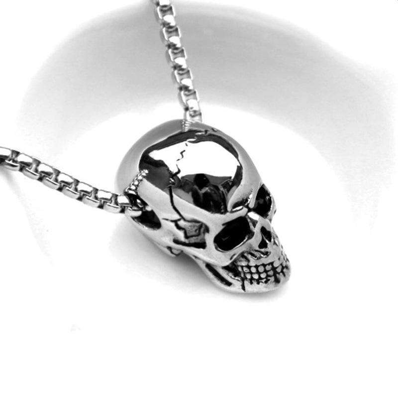 Wu s Retro Hip Hop Punk Stainless Steel Skull Necklace Men s Rock Personality Long Pendant Necklace Boho Halloween Ornament
Wu s Retro Hip Hop Punk Stainless Steel Skull Necklace Men s Rock Personality Long Pendant Necklace Boho Halloween Ornament
