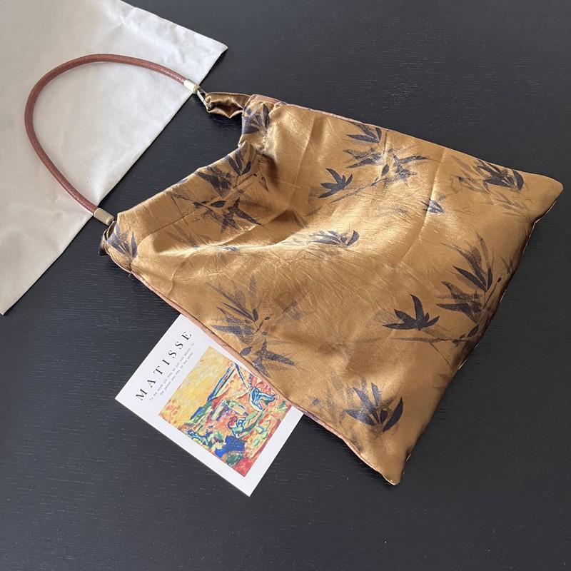 Retro High-end Acetate Fabric Women s Bag Bronze Gold Bamboo Rhyme Cowhide Shoulder Straps Underarm Bags New Chinese Style Small
Retro High-end Acetate Fabric Women s Bag Bronze Gold Bamboo Rhyme Cowhide Shoulder Straps Underarm Bags New Chinese Style Small