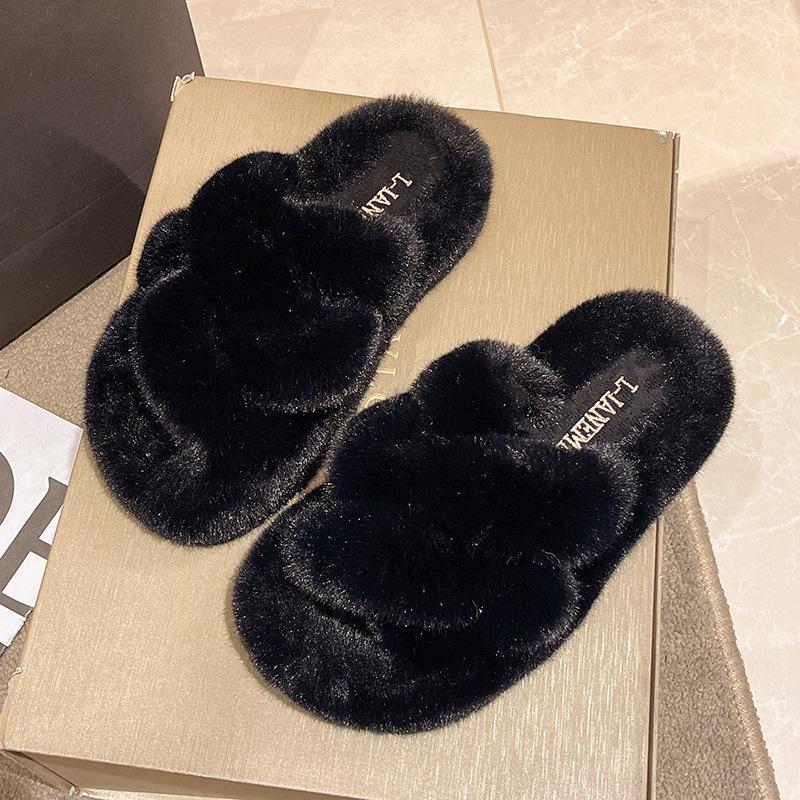 Пушистые тапочки на толстой подошве женские зимние 2025 новые супер популярные фейские модные перекрещенные теплые тапочки 40 чёрный