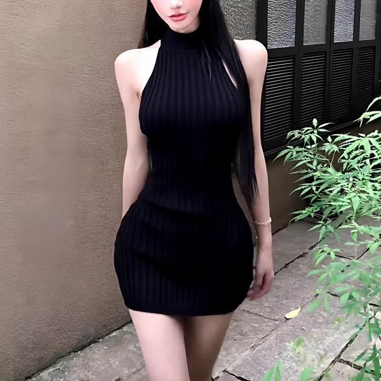 Women s Black Slim Fit Backless Sleeveless Winter Dress - Petite, Waist-Cinching, Hip-Hugging Skirt One Size чорний
Women s Black Slim Fit Backless Sleeveless Winter Dress - Petite, Waist-Cinching, Hip-Hugging Skirt One Size чорний