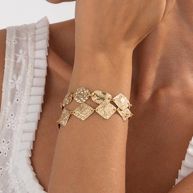 Unique Geometry Pucker Bracelet for Women Double-layer Metal Rectangle Chain Punk Bracelet Adjustable Hand Zircon Accessories
Unique Geometry Pucker Bracelet for Women Double-layer Metal Rectangle Chain Punk Bracelet Adjustable Hand Zircon Accessories