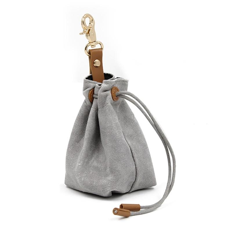 Pet Treat Pouch for Dogs Outdoor Walking Dogs Training Pouch with Drawstring Closures Snacks Organizers Bag for Dog Travel 1 сірий колір
Pet Treat Pouch for Dogs Outdoor Walking Dogs Training Pouch with Drawstring Closures Snacks Organizers Bag for Dog Travel 1 сірий колір