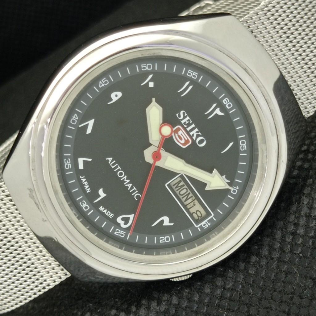 USED VINTAGE SEIKO 5 AUTOMATIC 7019A JAPAN MENS D/D ARABIC WATCH 594a-a311786-9 SKU594a-a311786
USED VINTAGE SEIKO 5 AUTOMATIC 7019A JAPAN MENS D/D ARABIC WATCH 594a-a311786-9 SKU594a-a311786
