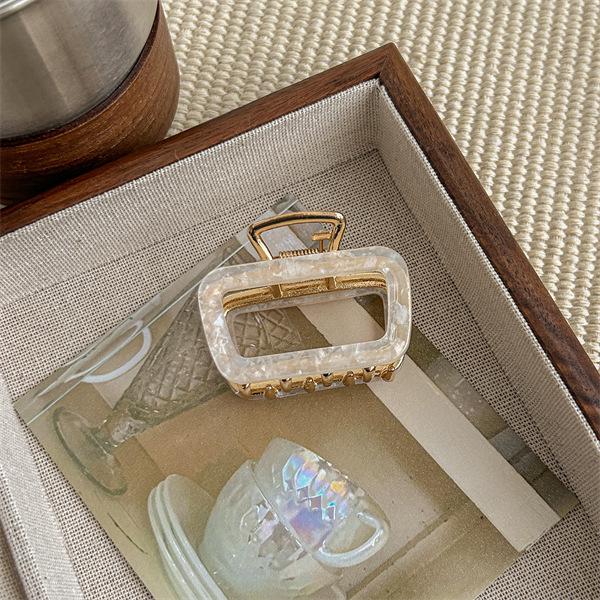 2024 Высококачественная заколка-крабик из французского ацетата коричневого цвета жемчужина белый
2024 Высококачественная заколка-крабик из французского ацетата коричневого цвета жемчужина белый