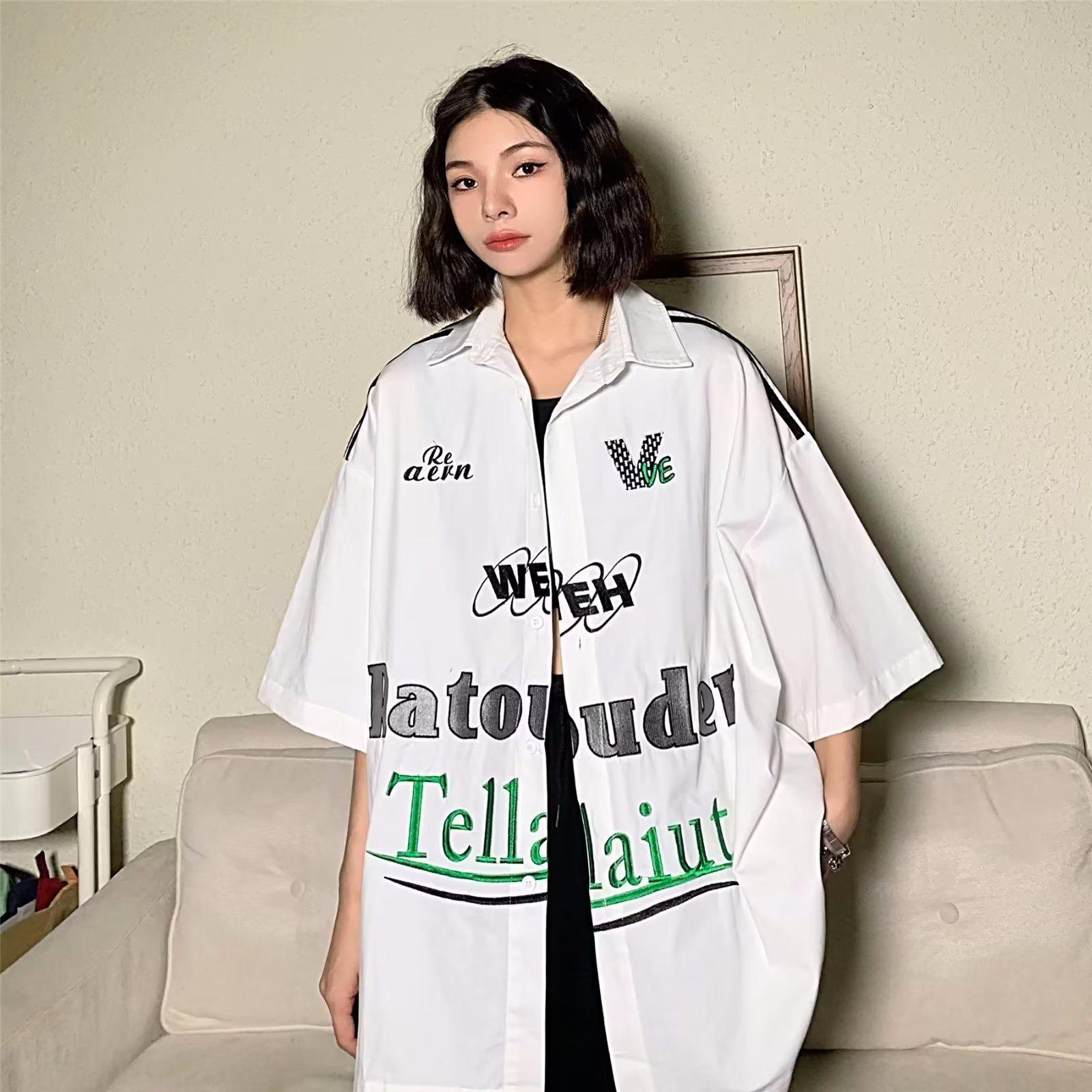 Women s Rebellious Hip-Hop Style Loose Short-Sleeved Shirt - Trendy Motorcycle-Inspired Design 3XL
Women s Rebellious Hip-Hop Style Loose Short-Sleeved Shirt - Trendy Motorcycle-Inspired Design 3XL