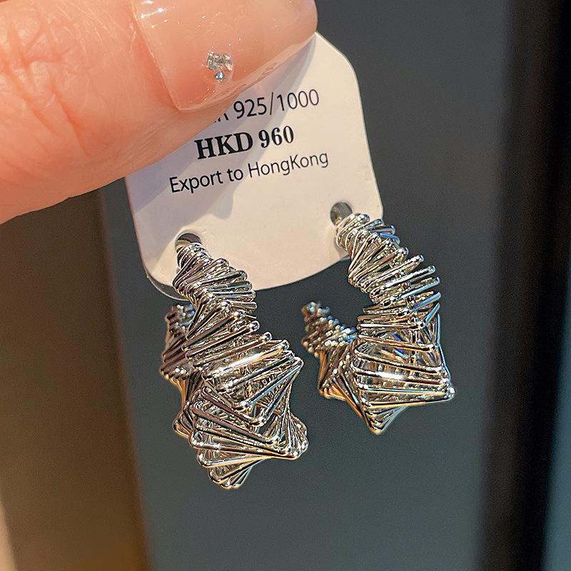Real gold electroplated silver needle irregular earrings niche fashion design sense stud earrings high sense versatile earrings women
Real gold electroplated silver needle irregular earrings niche fashion design sense stud earrings high sense versatile earrings women
