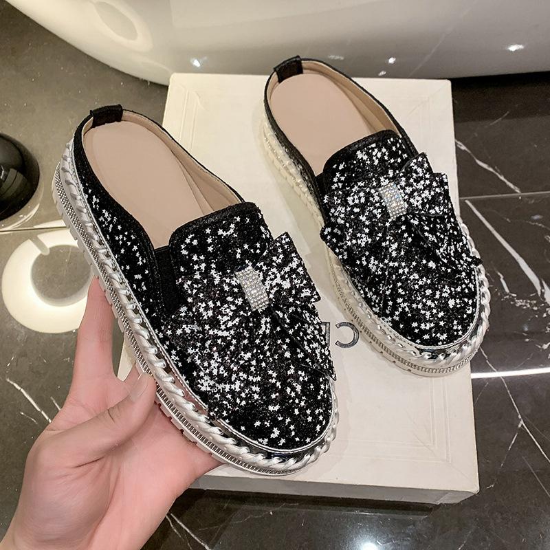 Трендовые туфли большого размера женские весенне-осенние новые на плоской подошве с круглым носком, украшенные бантом и пайетками, полушлепанцы женские 35 чёрный
Трендовые туфли большого размера женские весенне-осенние новые на плоской подошве с круглым носком, украшенные бантом и пайетками, полушлепанцы женские 35 чёрный