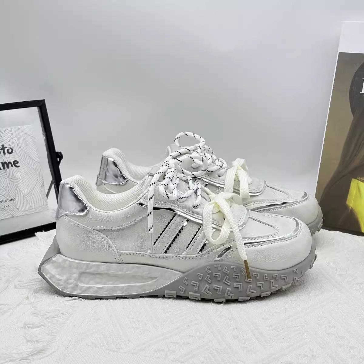 Dexun shoes women s spring 2025 new versatile casual sports shoes lightweight soft-soled Forrest Gump shoes leather white shoes 35
Dexun shoes women s spring 2025 new versatile casual sports shoes lightweight soft-soled Forrest Gump shoes leather white shoes 35