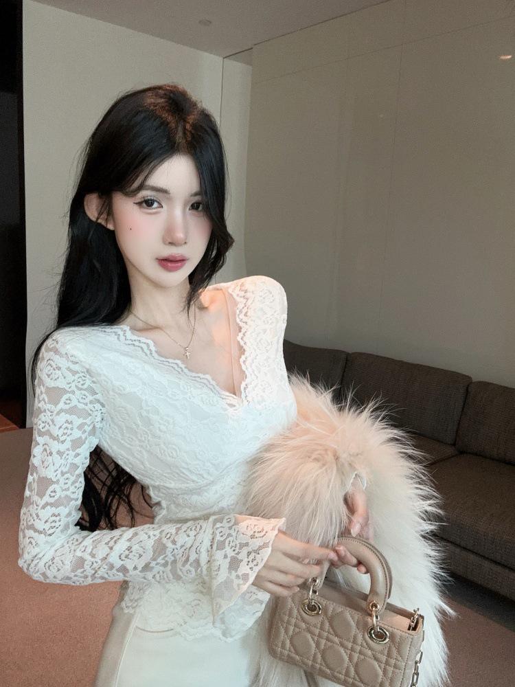 Women s V-Neck Top: Autumn/Winter, Bell Sleeves, Fleece-Lined, Lace Base Layer, Wear as Outer Layer L абрикосовий
Women s V-Neck Top: Autumn/Winter, Bell Sleeves, Fleece-Lined, Lace Base Layer, Wear as Outer Layer L абрикосовий