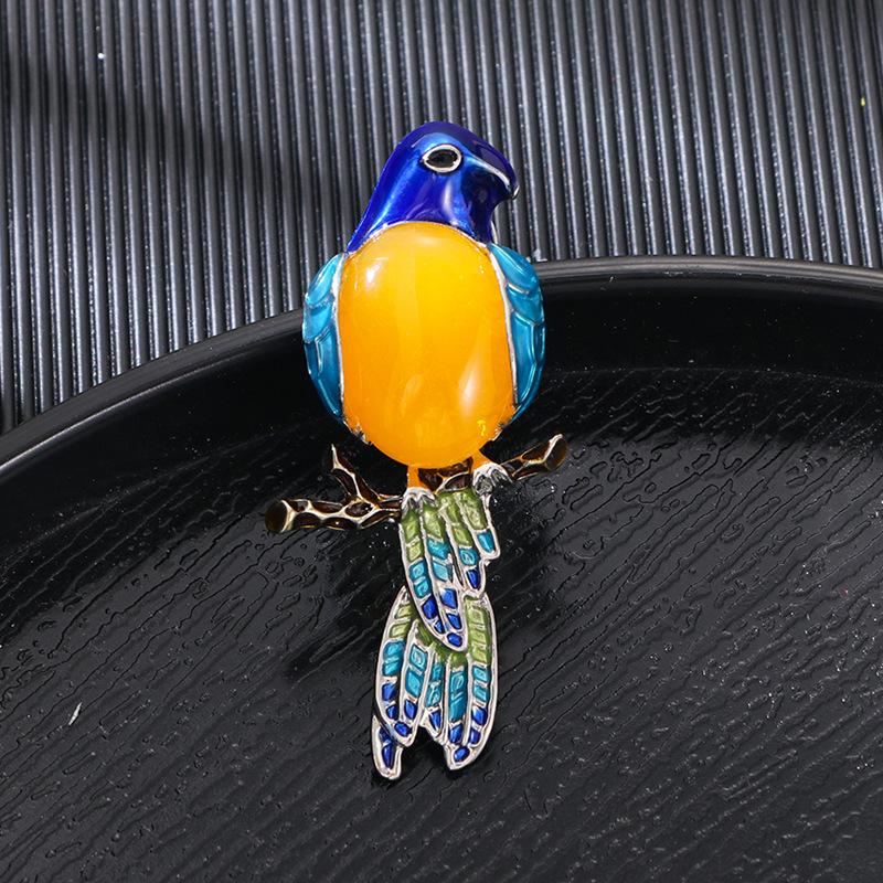 Women Men Fashion Enamel Parrot Classic Brooch Badges Party Wedding Animal Drip Oil Pin Corsages For Women Men Clothing Coat Pin
Women Men Fashion Enamel Parrot Classic Brooch Badges Party Wedding Animal Drip Oil Pin Corsages For Women Men Clothing Coat Pin
