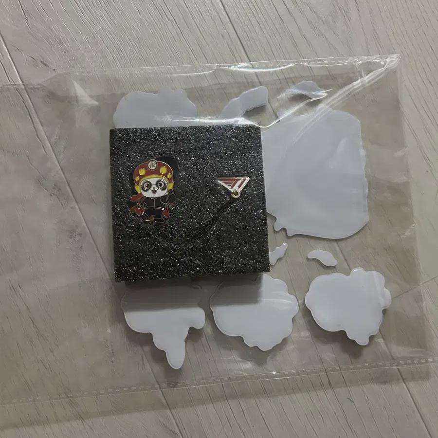 T1 Haidilao Paker Badge 
T1 Haidilao Paker Badge