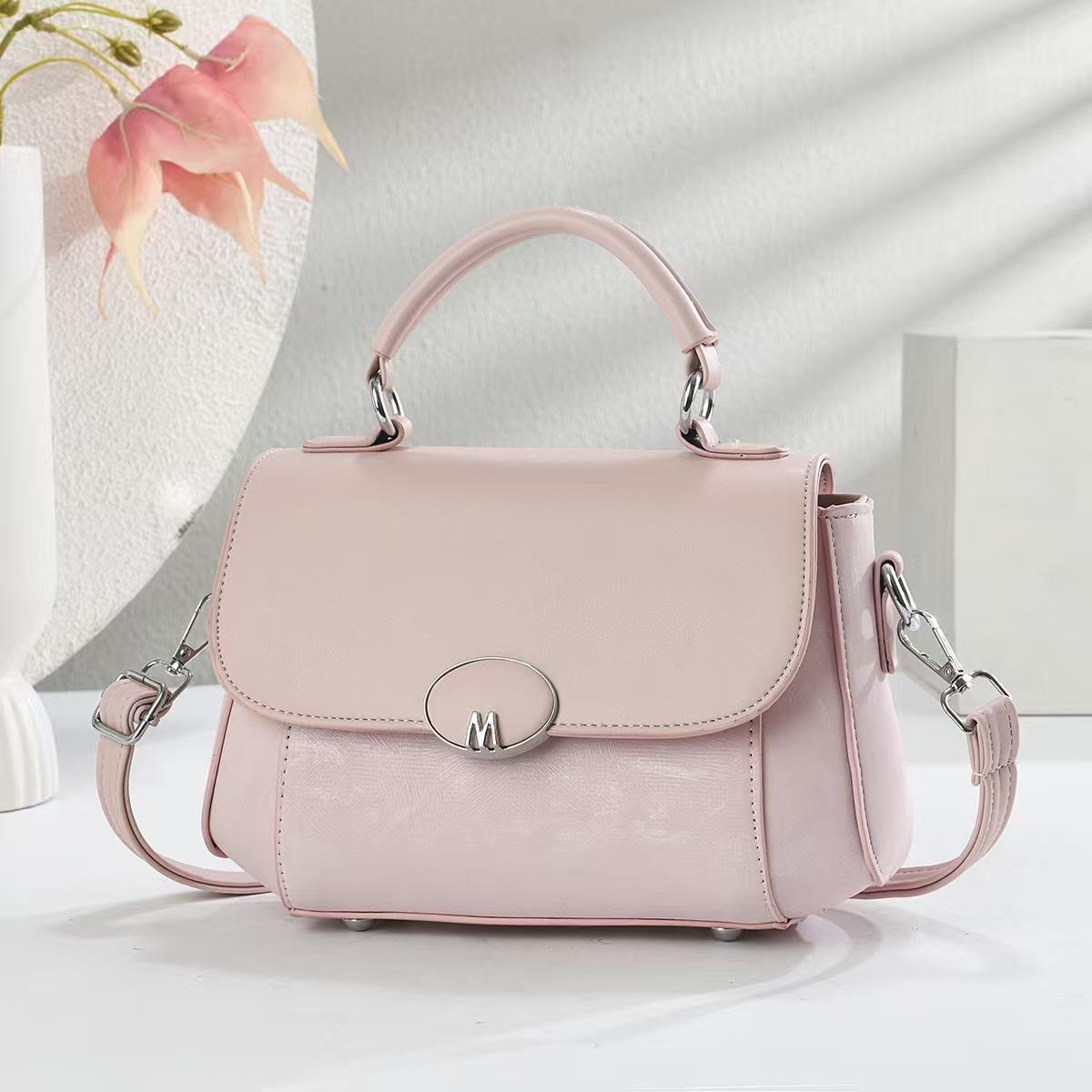 Stylish Pu Leather Women Crossbody Bag Lady Simple Shoulder Bag with Adjustable Chain Strap Designer Flap Messenger Bag 24x10x16cm
Stylish Pu Leather Women Crossbody Bag Lady Simple Shoulder Bag with Adjustable Chain Strap Designer Flap Messenger Bag 24x10x16cm