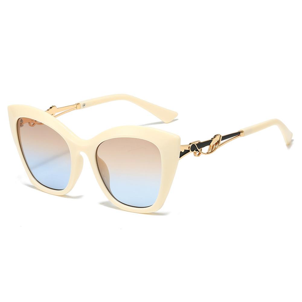 New Retro Gradient Cat Eye Women Sunglasses Personality Irregular Color Matching Frame Design Men Trendy Glasses Uv400 as picture
New Retro Gradient Cat Eye Women Sunglasses Personality Irregular Color Matching Frame Design Men Trendy Glasses Uv400 as picture