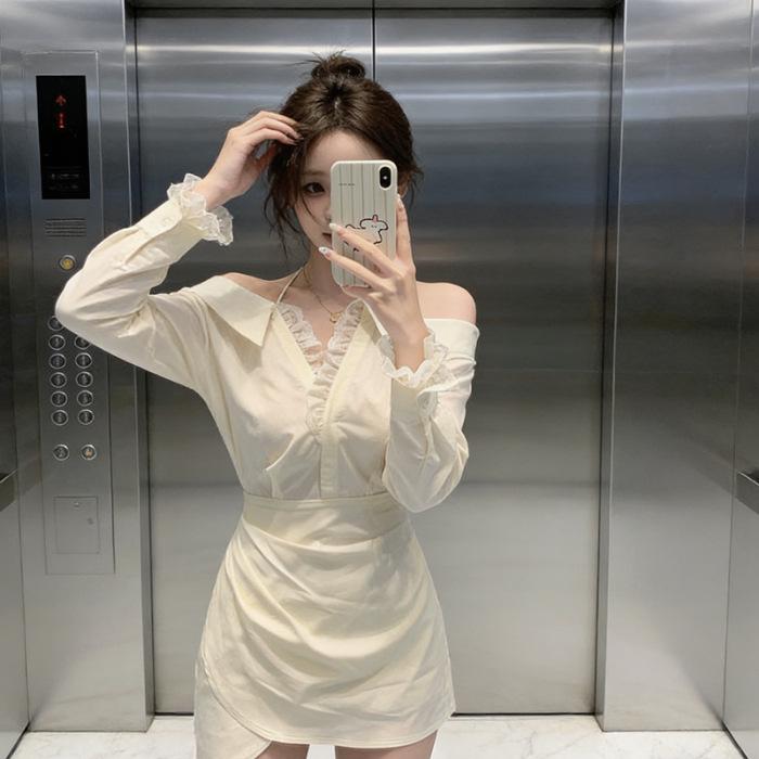 Petite Chic Off-Shoulder Lace-Trimmed Dress, Long Sleeves, Waist-Cinched, Short Skirt for Autumn/Winter Small
Petite Chic Off-Shoulder Lace-Trimmed Dress, Long Sleeves, Waist-Cinched, Short Skirt for Autumn/Winter Small