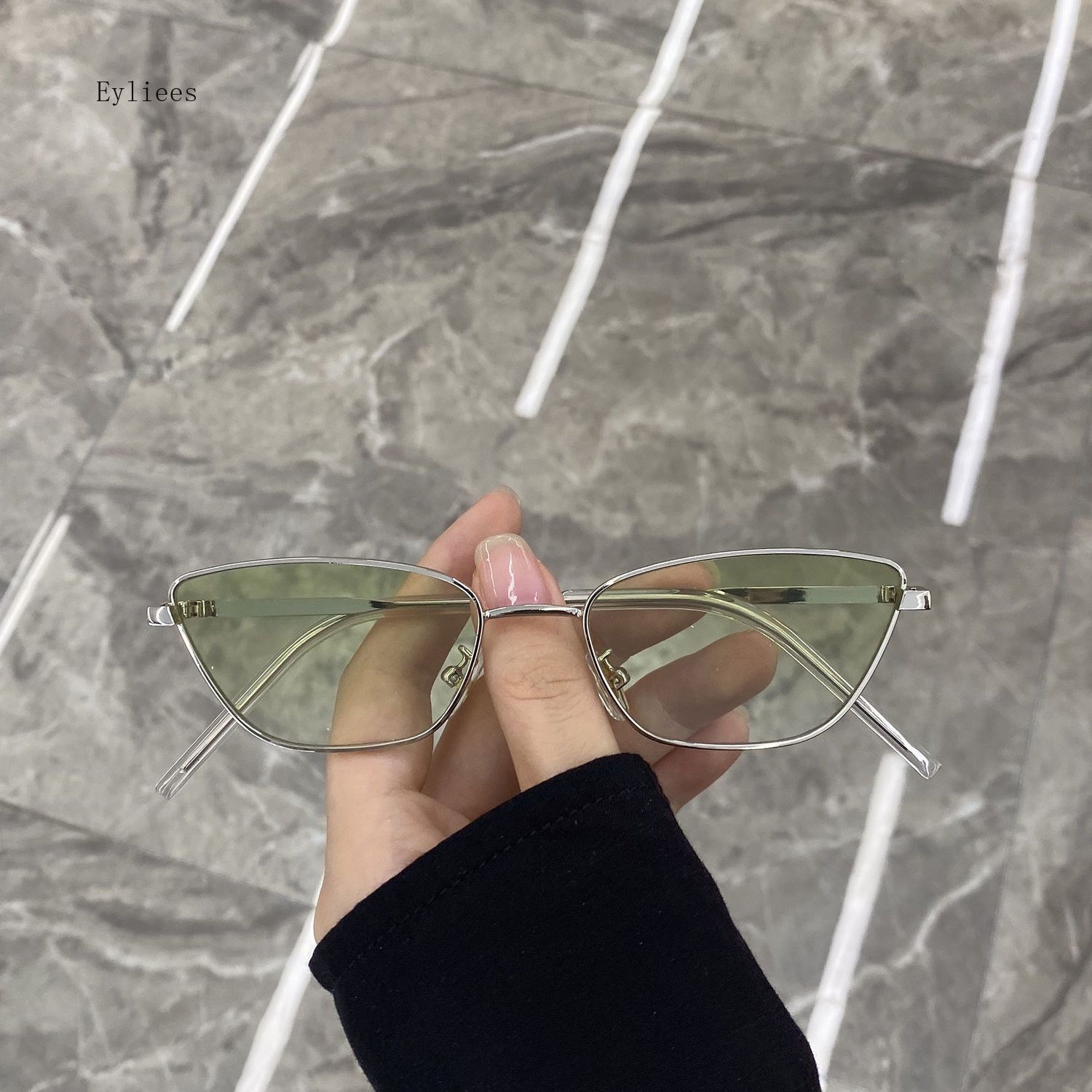 Classic Vintage Metal Punk Square Sunglasses Women Men Vintage Trendy Gold Small Frame Pilot Sun Glasses Gafas De Sol
Classic Vintage Metal Punk Square Sunglasses Women Men Vintage Trendy Gold Small Frame Pilot Sun Glasses Gafas De Sol