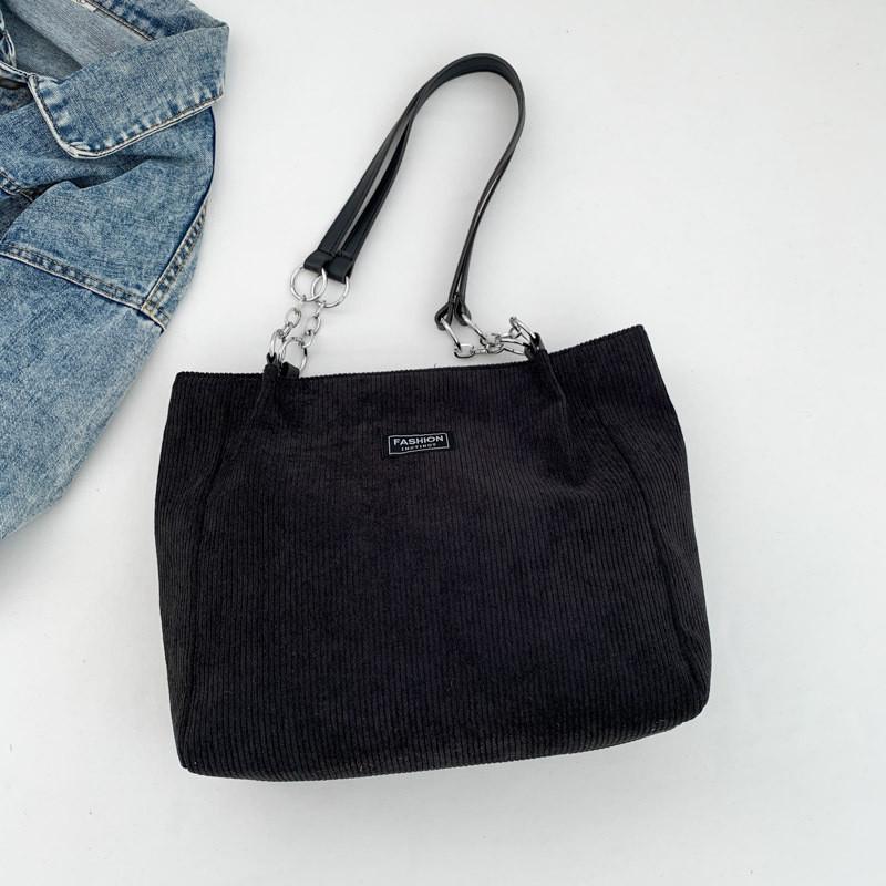 Modern And Elegant Women s Handheld Tote Bag Featuring Soft Material And Ample Storage Black
Modern And Elegant Women s Handheld Tote Bag Featuring Soft Material And Ample Storage Black