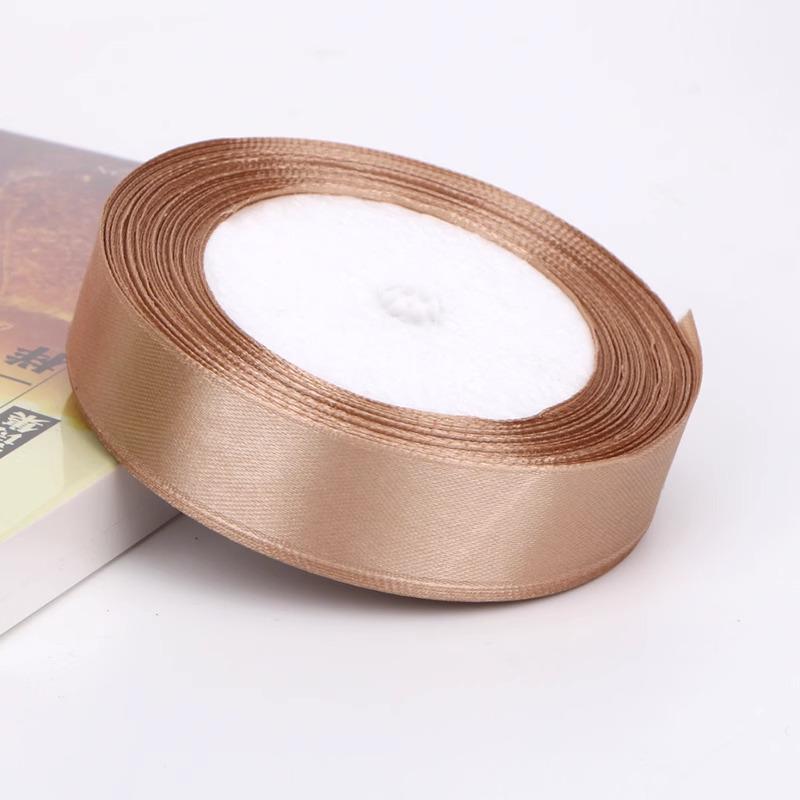 Атласная лента 2 см для свадебных подарков и букетов своими руками
Атласная лента 2 см для свадебных подарков и букетов своими руками