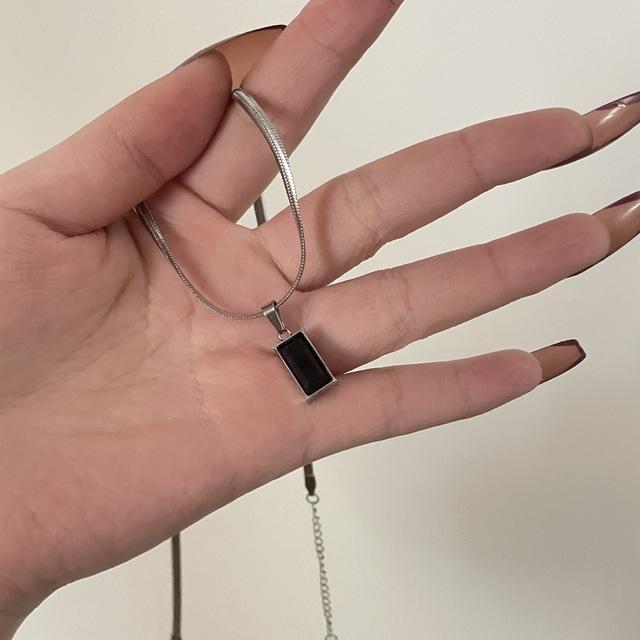 Plain Minimalist Style Black Rectangular Pendant Titanium Steel Color Preserving Flat Snake Bone Gem Versatile Clavicle Chain FemaleSimple Pendant
Plain Minimalist Style Black Rectangular Pendant Titanium Steel Color Preserving Flat Snake Bone Gem Versatile Clavicle Chain FemaleSimple Pendant