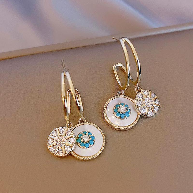 2026 New Classic Round Shell Flower Pendant Earrings Korea Luxury Jewelry Wedding Party Temperament For Womans Accessories
2026 New Classic Round Shell Flower Pendant Earrings Korea Luxury Jewelry Wedding Party Temperament For Womans Accessories