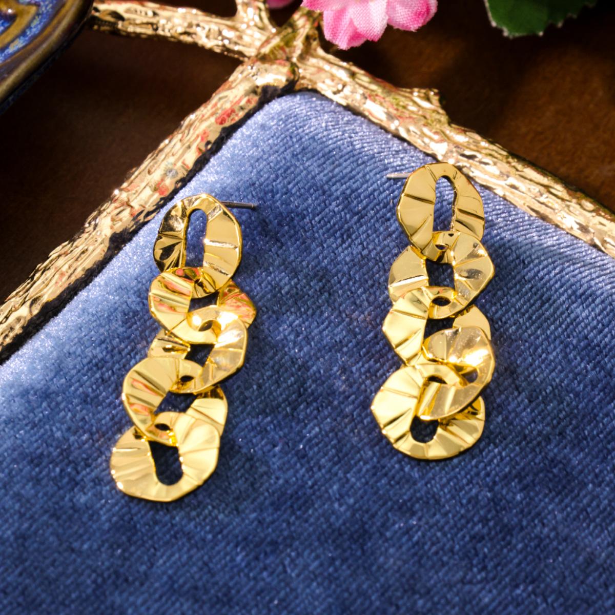Round Earrings Exquisite Long Tassel Women s Metal Retro Ins Style Color Preservation Electroplating Personalized Light Luxury
Round Earrings Exquisite Long Tassel Women s Metal Retro Ins Style Color Preservation Electroplating Personalized Light Luxury