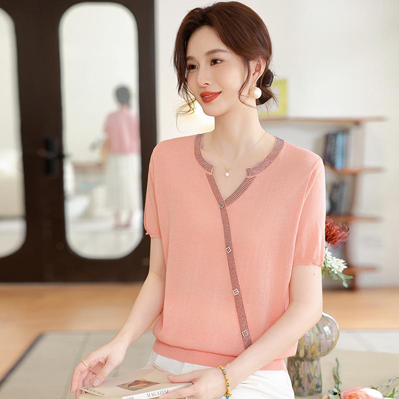 Mom s Stylish Summer Ice Silk Blouse 2026 - Chic Short-Sleeved T-shirt for Middle-Aged and Elderly Women 4XL (recommended for 135-150 jin) рожевий/помаранчевий
Mom s Stylish Summer Ice Silk Blouse 2026 - Chic Short-Sleeved T-shirt for Middle-Aged and Elderly Women 4XL (recommended for 135-150 jin) рожевий/помаранчевий