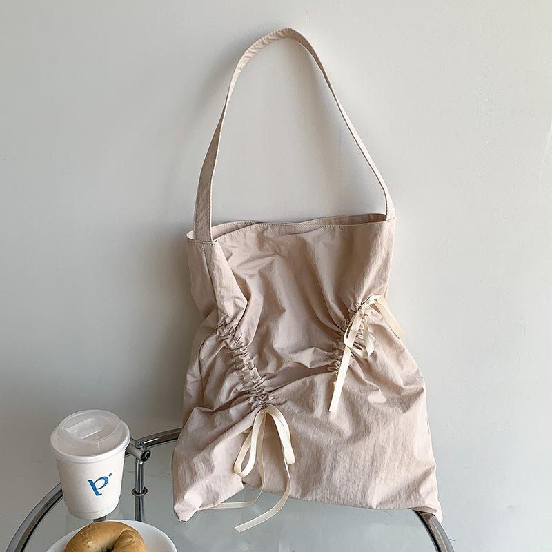 Solid Color Large Bag Women Capacity High-end Casual Niche Design Shoulder Pleated Nylon Underarm абрикосовий
Solid Color Large Bag Women Capacity High-end Casual Niche Design Shoulder Pleated Nylon Underarm абрикосовий