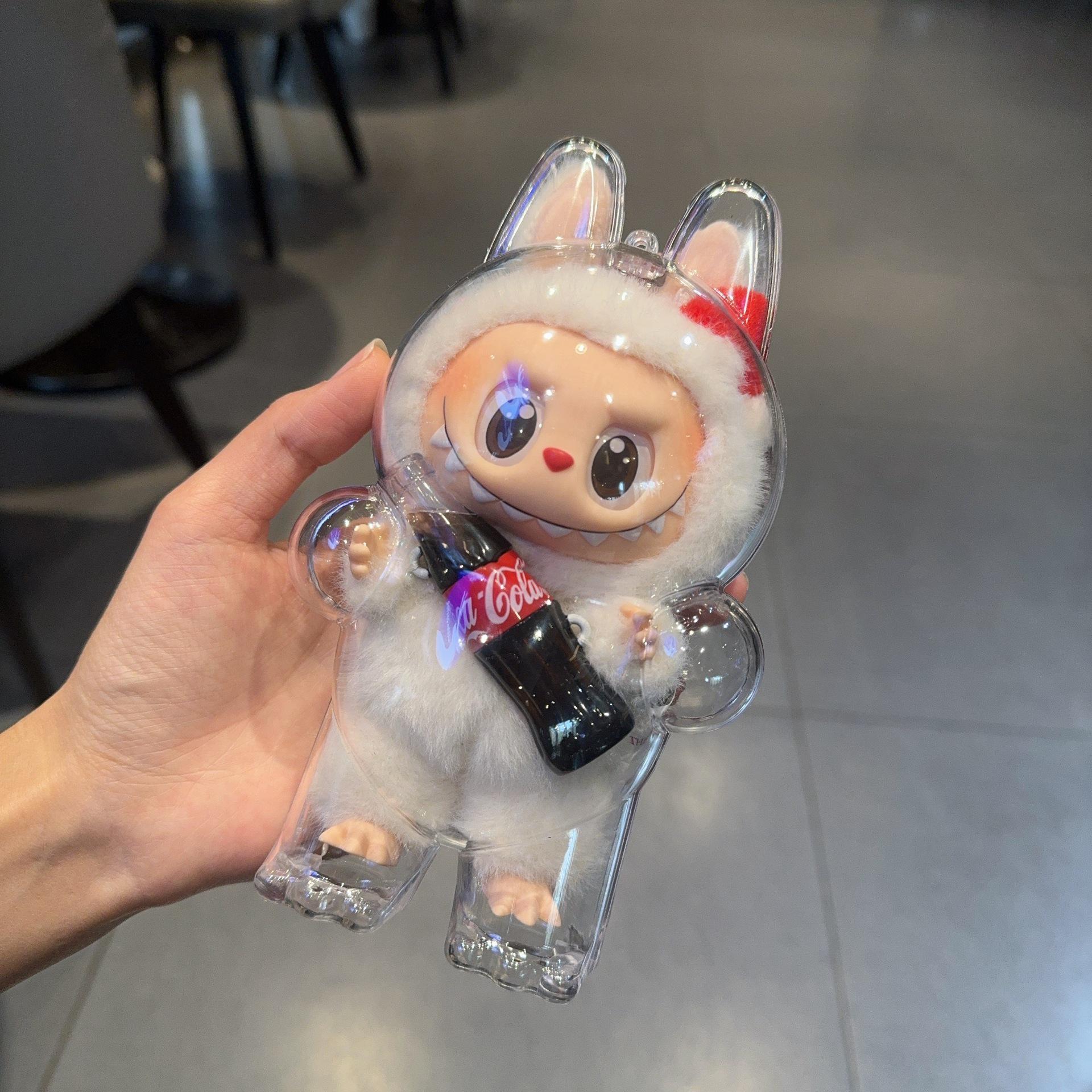 Захисний чохол Labubu - Поза стоячи з колою для першого, другого та третього поколінь
Захисний чохол Labubu - Поза стоячи з колою для першого, другого та третього поколінь