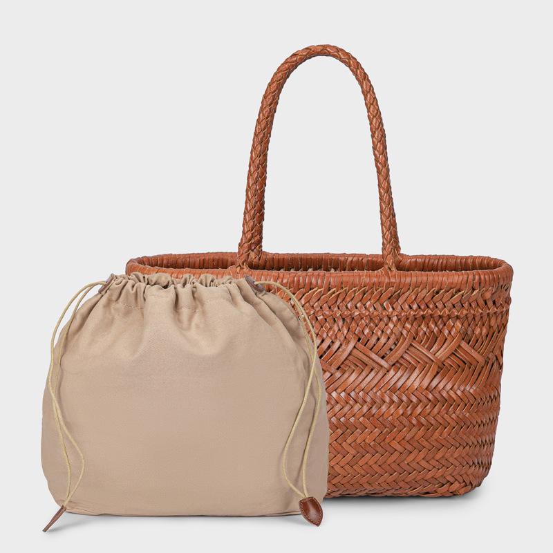 Dragon Diffusion Retro Hand-Woven Cowhide Leather Basket Bag
Dragon Diffusion Retro Hand-Woven Cowhide Leather Basket Bag