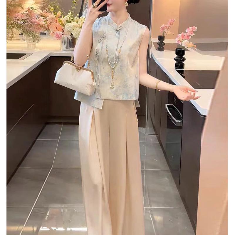 Elegant Summer Jacquard Women s Set: Lightweight Top & Chic Skirt Extra Large
Elegant Summer Jacquard Women s Set: Lightweight Top & Chic Skirt Extra Large