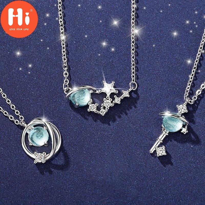 Намисто Hi Fantasy Silver Colour Aqua Blue Planet Necklace Starry Sky Aurora Universe Clavicle Chain Girl Jewelry Key
Намисто Hi Fantasy Silver Colour Aqua Blue Planet Necklace Starry Sky Aurora Universe Clavicle Chain Girl Jewelry Key