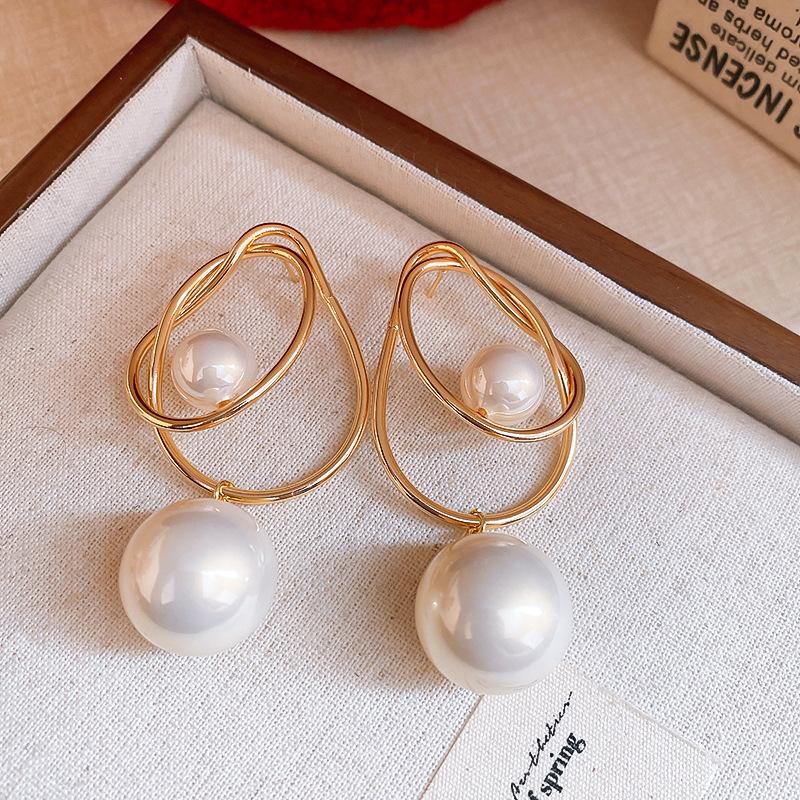 Silver needle water drop cross pearl stud earrings women s niche versatile earrings earrings light luxury earrings wholesale
Silver needle water drop cross pearl stud earrings women s niche versatile earrings earrings light luxury earrings wholesale