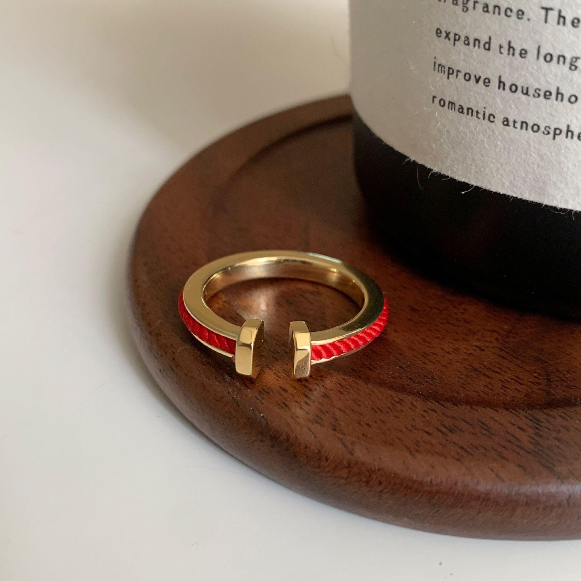 New open woven metal ring exquisite luxury design Joker temperament personalized index finger ring
New open woven metal ring exquisite luxury design Joker temperament personalized index finger ring