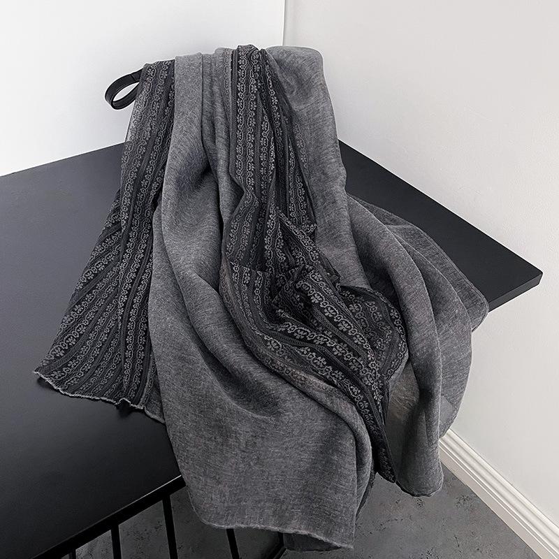 Длинный тонкий шарф с кружевной линией для весны и осени, японская и корейская женская модная однотонная шаль, высококачественный хлопковый шарф с нитью 195*90cm
Длинный тонкий шарф с кружевной линией для весны и осени, японская и корейская женская модная однотонная шаль, высококачественный хлопковый шарф с нитью 195*90cm