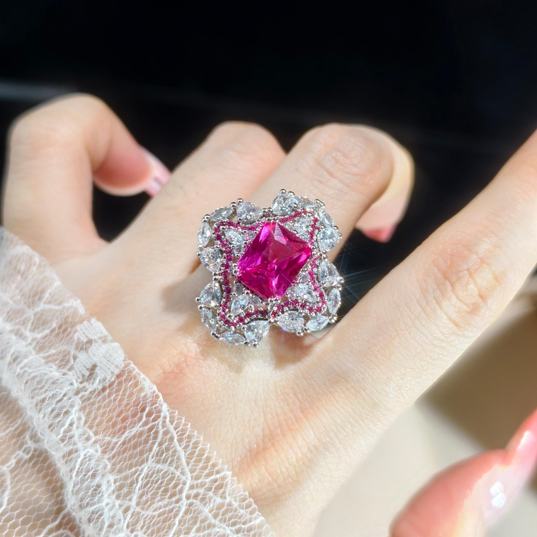 Luxury Temperament Rectangular Red Corundum Fluorescent Lamp Color-changing Full Diamond Temperament Short Earrings Women, Open Ring 2026
Luxury Temperament Rectangular Red Corundum Fluorescent Lamp Color-changing Full Diamond Temperament Short Earrings Women, Open Ring 2026