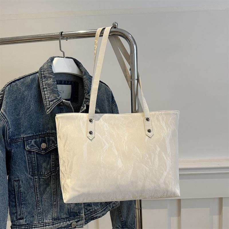 Простая вместительная сумка-тоут из мягкой ткани для поездок на занятия, новая модная универсальная модель 2025 года для выхода в свет белый
Простая вместительная сумка-тоут из мягкой ткани для поездок на занятия, новая модная универсальная модель 2025 года для выхода в свет белый