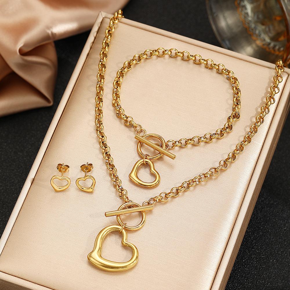 Jewelry Set INS Exquisite Love Fashion Stainless Steel Bracelet Earrings Necklace Pendant Set Women s Daily Goods Party Favors
Jewelry Set INS Exquisite Love Fashion Stainless Steel Bracelet Earrings Necklace Pendant Set Women s Daily Goods Party Favors