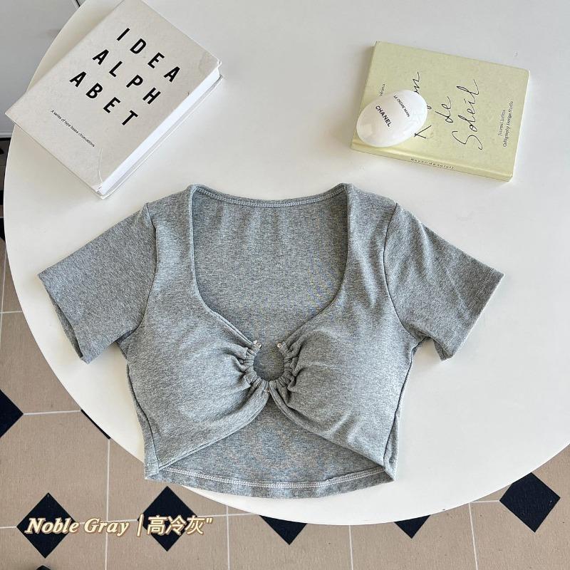 Укороченный топ из вискозы со встроенным бюстгальтером, U-образная конструкция косточек для многослойного ношения или верхней одежды One size серый
Укороченный топ из вискозы со встроенным бюстгальтером, U-образная конструкция косточек для многослойного ношения или верхней одежды One size серый