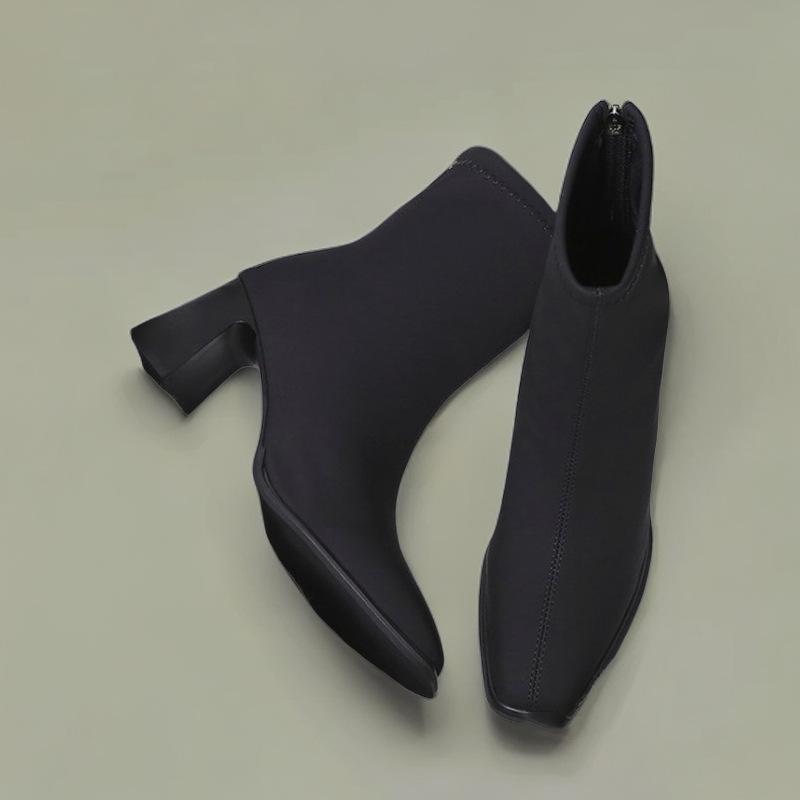Soft leather versatile short boots women s 2024 new autumn and winter thick heel square head elastic boots British Martin boots temperament thin boots 35
Soft leather versatile short boots women s 2024 new autumn and winter thick heel square head elastic boots British Martin boots temperament thin boots 35