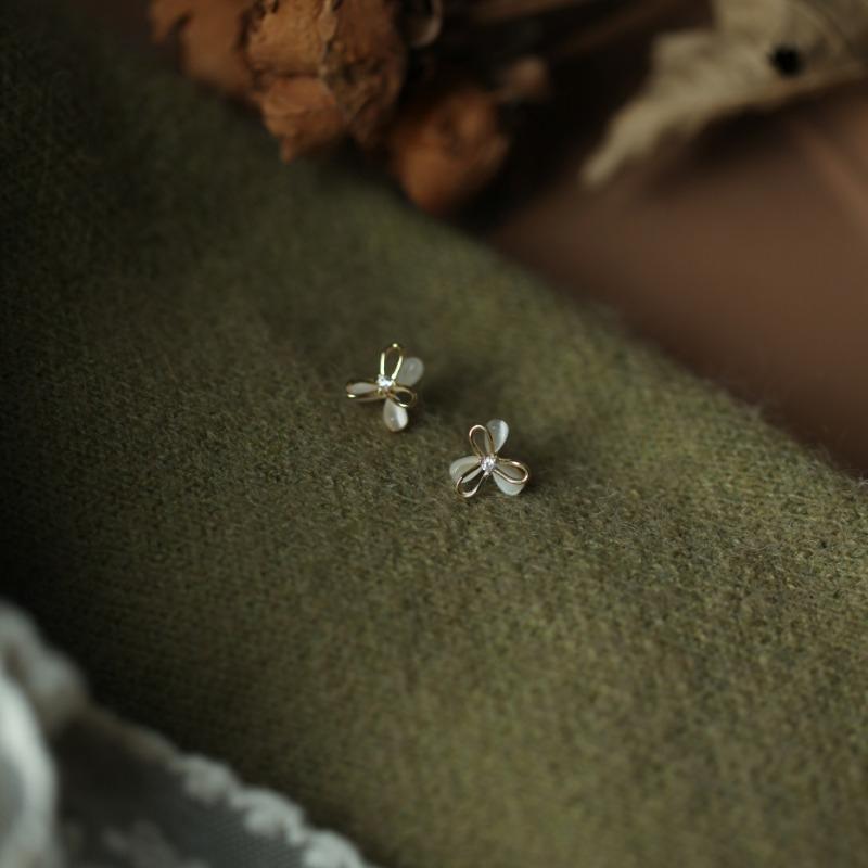 DIMANAF 2023 Four Seasons Earrings Retro Accessory Long Ethnic Style Leaf Simple Accessories Earrings 101
DIMANAF 2023 Four Seasons Earrings Retro Accessory Long Ethnic Style Leaf Simple Accessories Earrings 101