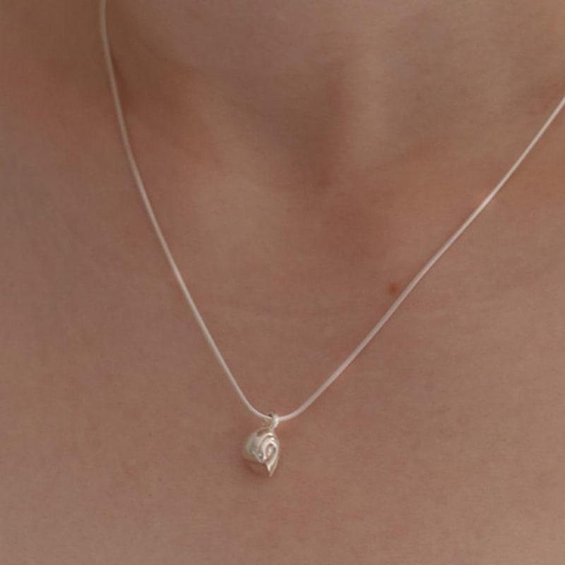 clemence jewelry Arobase Chain Necklace (silver chain) gold (14k) (15,000 won)
clemence jewelry Arobase Chain Necklace (silver chain) gold (14k) (15,000 won)