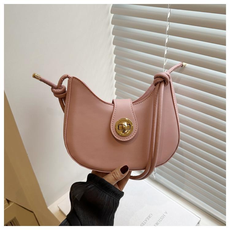 Сумки Женская трендовая модная сумка через плечо Женская повседневная сумка-седло для ежедневных путешествий Трендовая универсальная сумка подмышку
Сумки Женская трендовая модная сумка через плечо Женская повседневная сумка-седло для ежедневных путешествий Трендовая универсальная сумка подмышку