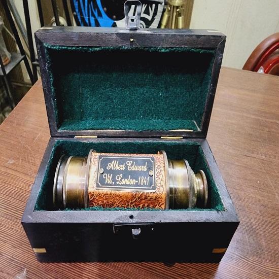 Старинный старинный телескоп АЛЬБЕРТ ЭДВАРД ЛОНДОН 1841 с деревянным футляром морской
Старинный старинный телескоп АЛЬБЕРТ ЭДВАРД ЛОНДОН 1841 с деревянным футляром морской