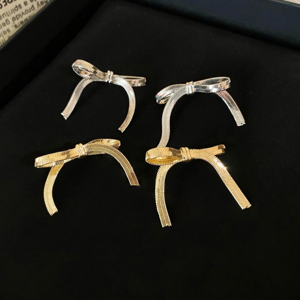 Minimalist Bow Knot Earrings Fashion Bow Ear Stud Snake Chain Bow Stud Earrings Banquet Party
Minimalist Bow Knot Earrings Fashion Bow Ear Stud Snake Chain Bow Stud Earrings Banquet Party