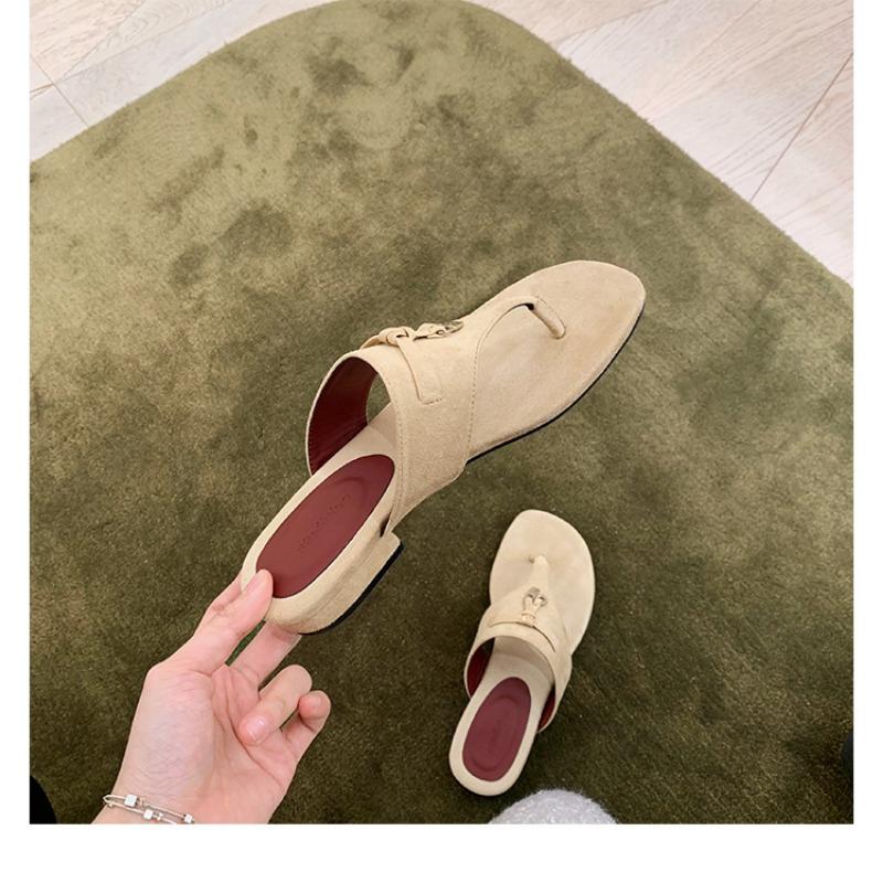 With skirt toe flip-flops shoes, women wear low-heeled cool slippers outside summer 40 абрикосовый
With skirt toe flip-flops shoes, women wear low-heeled cool slippers outside summer 40 абрикосовый
