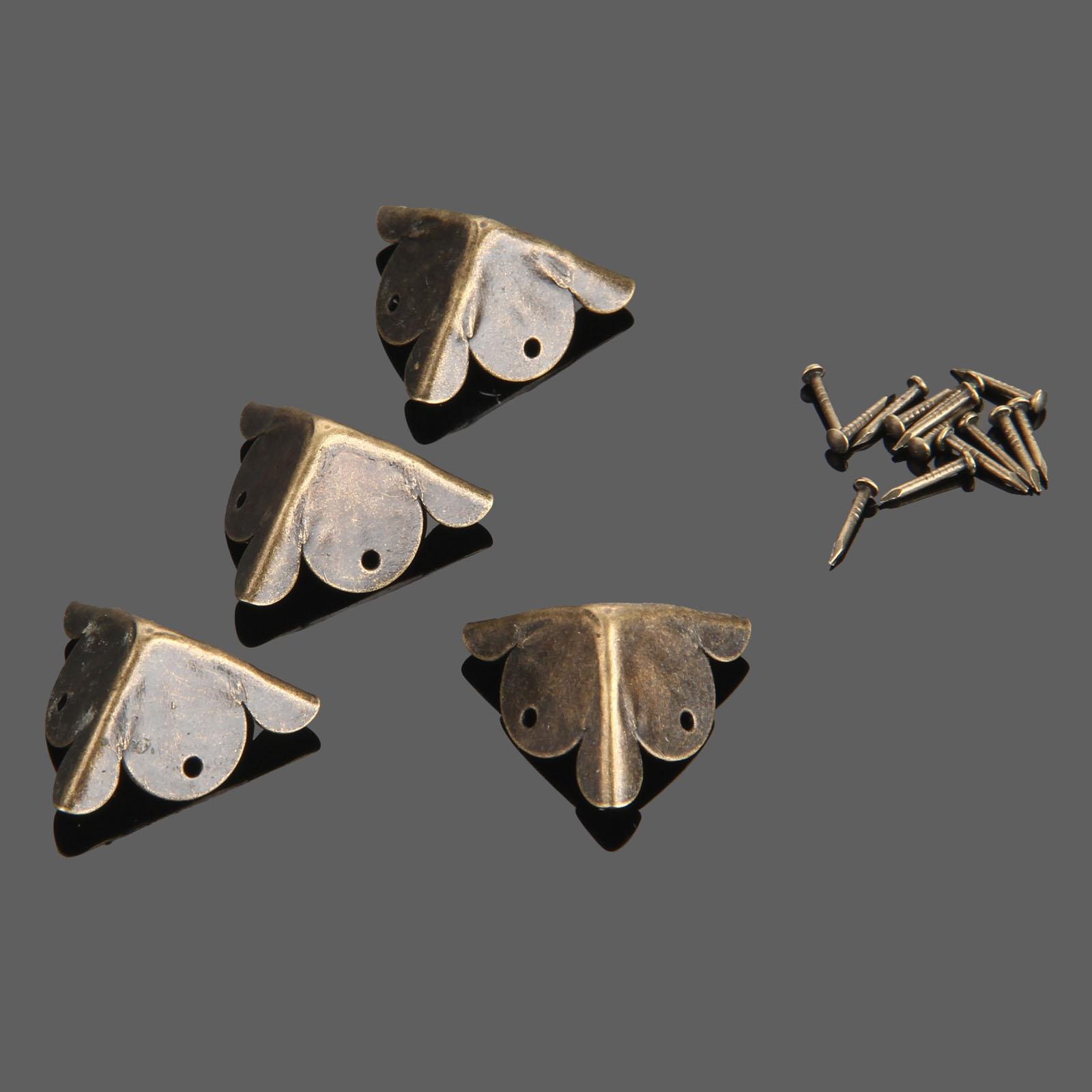 4Pcs Antique Corner Bracket Jewelry Gift Box Wood Case Decorative Feet Leg Corner Decorative Protector Furniture Fittings+Nails
4Pcs Antique Corner Bracket Jewelry Gift Box Wood Case Decorative Feet Leg Corner Decorative Protector Furniture Fittings+Nails