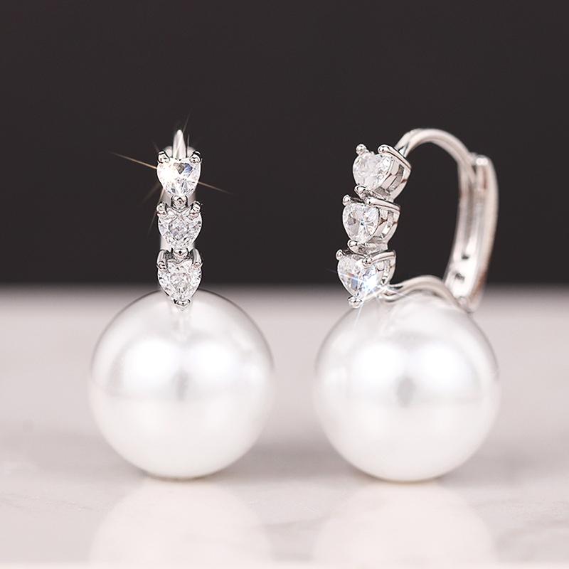 Huitan Bridal Wedding Earrings with Simulated Pearl Luxury Graceful Copper Color Shiny Heart Zirconia Accessories for Engagement
Huitan Bridal Wedding Earrings with Simulated Pearl Luxury Graceful Copper Color Shiny Heart Zirconia Accessories for Engagement