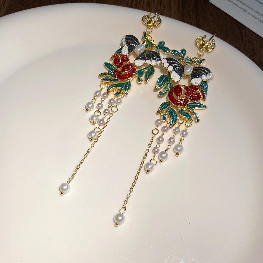 Oil drop butterfly flower leaf fringed ear hook medieval vintage court style earrings light luxury high-end earrings
Oil drop butterfly flower leaf fringed ear hook medieval vintage court style earrings light luxury high-end earrings