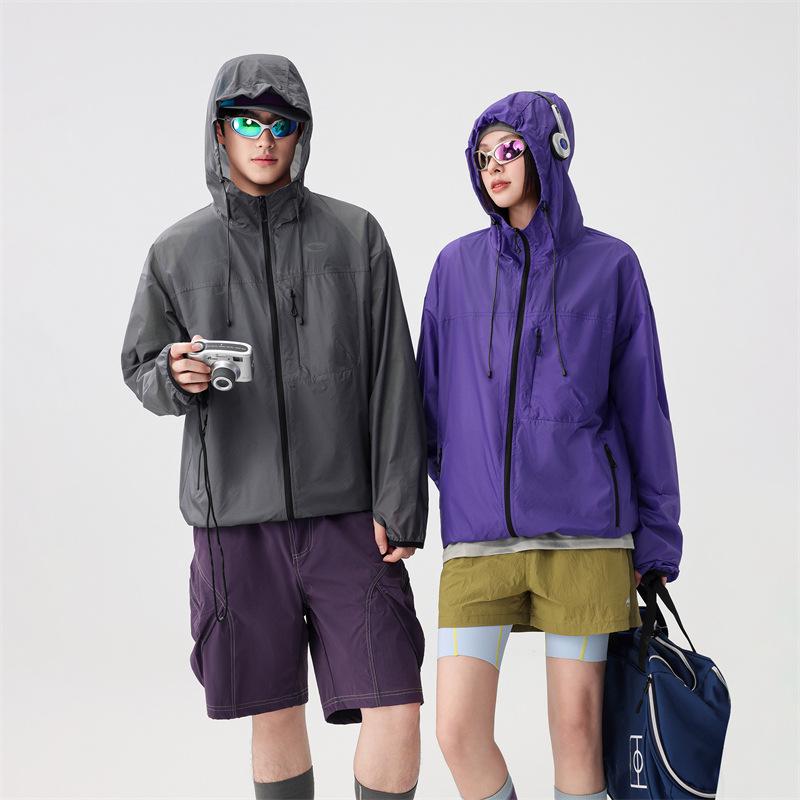 UPF50+ Summer Outdoor Sun Protection Jacket - Lightweight, Breathable Ice Silk for Men and Women S
UPF50+ Summer Outdoor Sun Protection Jacket - Lightweight, Breathable Ice Silk for Men and Women S