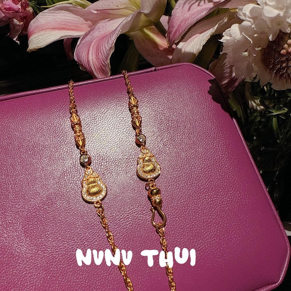 Ancient Filigree Red Corundum Flower Window Gem Compass Necklace New Chinese Style One Way Flower Diamond Rotating Chinese Pendant
Ancient Filigree Red Corundum Flower Window Gem Compass Necklace New Chinese Style One Way Flower Diamond Rotating Chinese Pendant